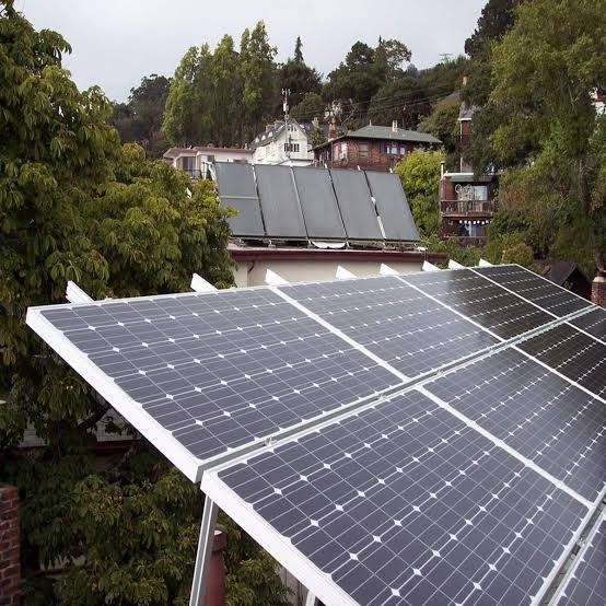 S2 Solar technician installing panels